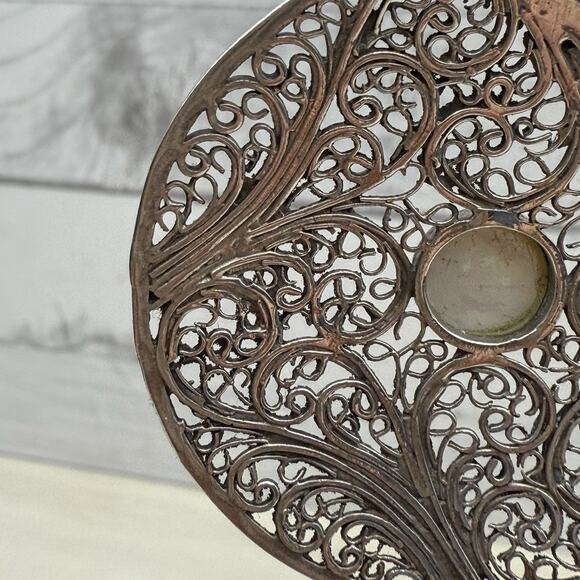 Sterling Silver 925 Filigree Round with Mother of Pearl Accent Earrings 23g - Picture 9 of 9